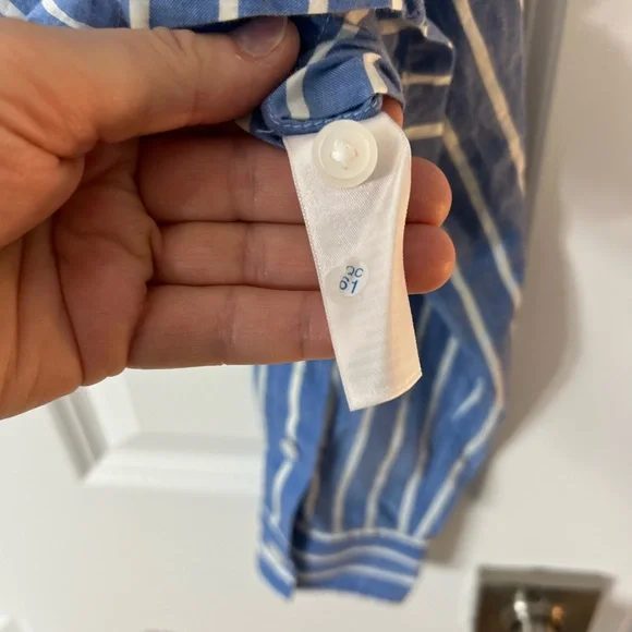 EUC EVERLANE Way-Short cropped Button-Down 100% Cotton OVERSIZED fit - Picture 5 of 5